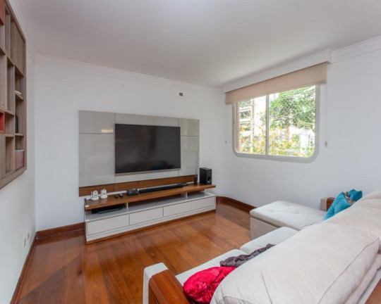 Apartamento com 3 Quartos à Venda, 210 m² em Moema - São Paulo