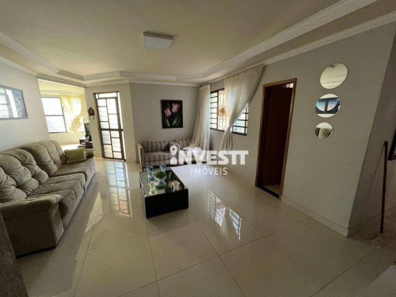 Casa com 3 Quartos à Venda, 240 m² em Vila Rezende - Goiânia