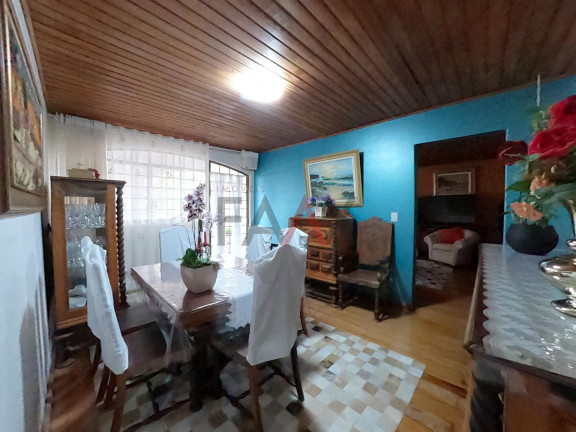 Imagem Casa com 3 Quartos à Venda, 208 m² em Trianon - Guarapuava