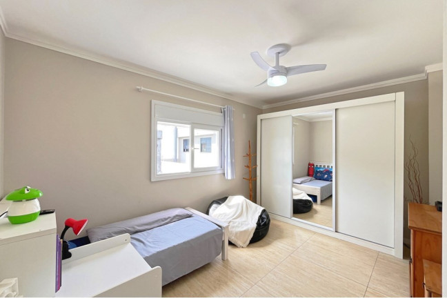 Imagem Casa com 3 Quartos à Venda, 154 m² em Hípica - Porto Alegre Imagem Casa com 3 Quartos à Venda, 154 m² em Hípica - Porto Alegre