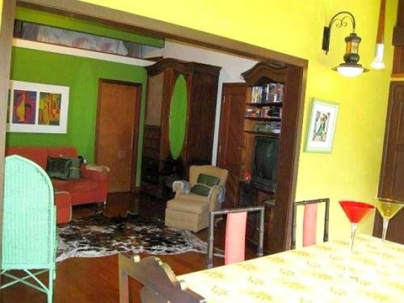 Imagem Imóvel com 7 Quartos à Venda, 780 m² em Granja Guarani - Teresópolis