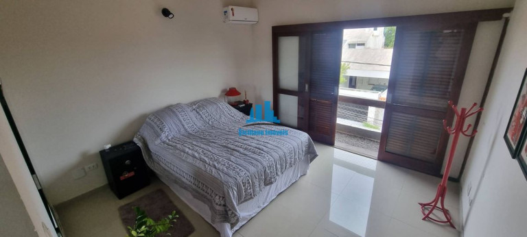 Imagem Casa com 4 Quartos à Venda, 850 m² em Piratininga - Niterói