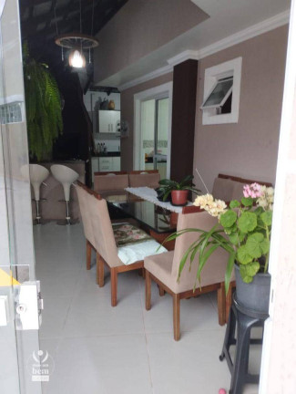 Imagem Sobrado com 3 Quartos à Venda, 94 m² em Uberaba - Curitiba