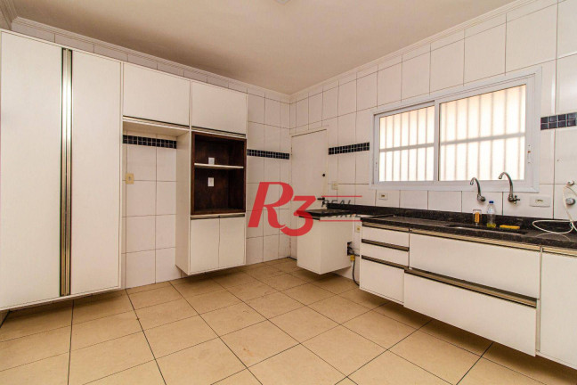 Imagem Casa com 3 Quartos à Venda, 180 m² em Boqueirão - Santos Imagem Casa com 3 Quartos à Venda, 180 m² em Boqueirão - Santos