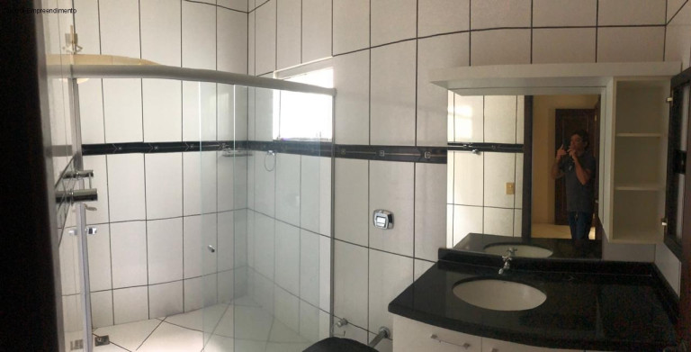 Imagem Imóvel com 4 Quartos à Venda,  em Setor Comercial - Sinop