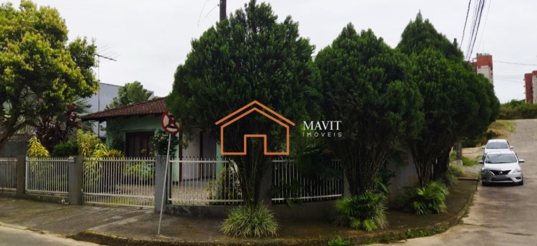 Casa com 3 Quartos à Venda, 104 m² em Bom Retiro - Joinville
