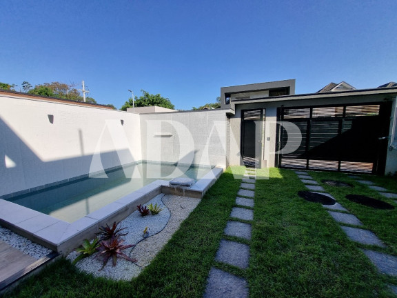 Imagem Casa com 4 Quartos à Venda, 200 m² em Vargem Pequena - Rio De Janeiro Imagem Casa com 4 Quartos à Venda, 200 m² em Vargem Pequena - Rio De Janeiro