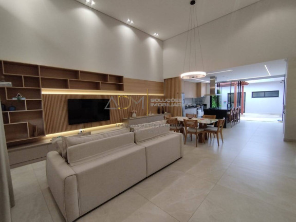 Casa com 4 Quartos à Venda, 300 m² em Villas Paraíso - Botucatu