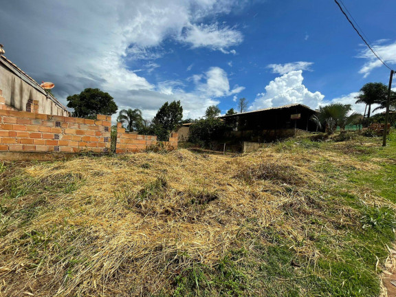 Terreno à Venda, 1 m² em Sr - Brumadinho
