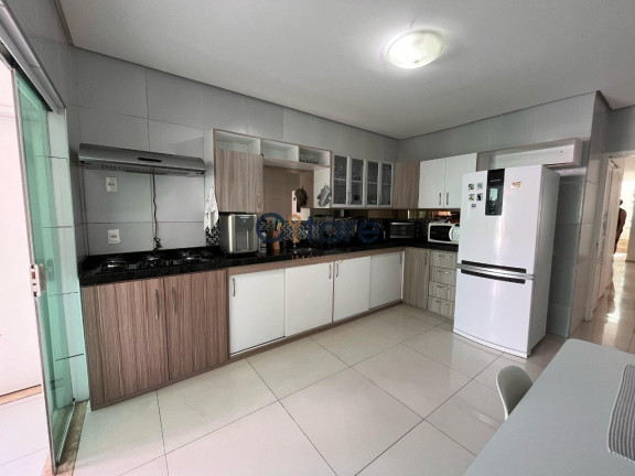 Imagem Casa com 5 Quartos à Venda, 260 m² em Jose Alencar - Fortaleza Imagem Casa com 5 Quartos à Venda, 260 m² em Jose Alencar - Fortaleza