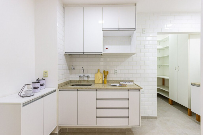 Imagem Imóvel com 2 Quartos à Venda, 90 m² em Copacabana - Rio De Janeiro Imagem Imóvel com 2 Quartos à Venda, 90 m² em Copacabana - Rio De Janeiro