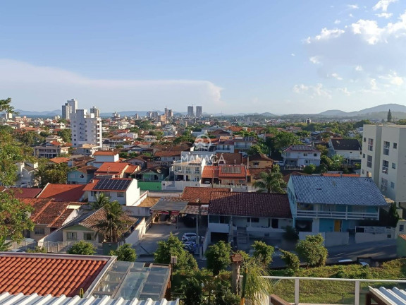 Imagem Sobrado com 5 Quartos à Venda, 520 m² em Centro - Barra Velha