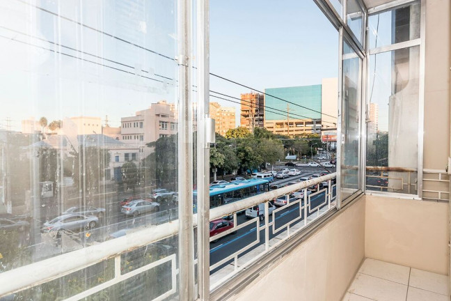 Imagem Apartamento com 2 Quartos à Venda, 60 m² em Azenha - Porto Alegre