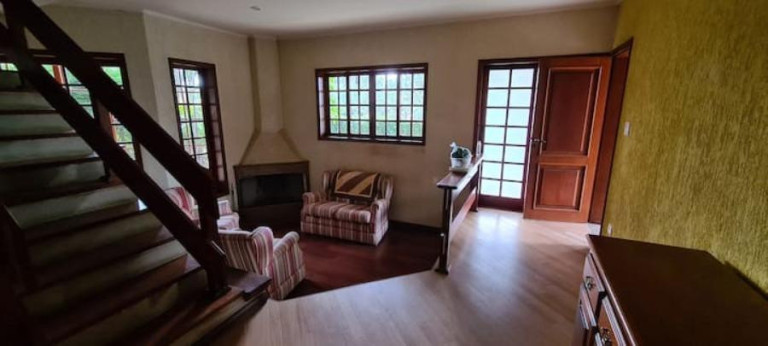 Imagem Sobrado com 4 Quartos para Alugar, 566 m² em Jacaré - Cabreúva