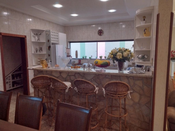 Imagem Sobrado com 4 Quartos à Venda, 426 m² em Centro - Mogi Das Cruzes Imagem Sobrado com 4 Quartos à Venda, 426 m² em Centro - Mogi Das Cruzes