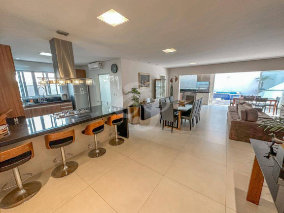 Casa de Condomínio com 4 Quartos à Venda, 350 m² em Alphaville Residencial Um - Barueri
