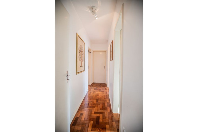 Imagem Imóvel com 3 Quartos à Venda, em Centro Histórico - Porto Alegre Imagem Imóvel com 3 Quartos à Venda, em Centro Histórico - Porto Alegre