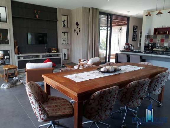 Imagem Casa com 3 Quartos à Venda, 370 m² em Centro - Camboriú Imagem Casa com 3 Quartos à Venda, 370 m² em Centro - Camboriú