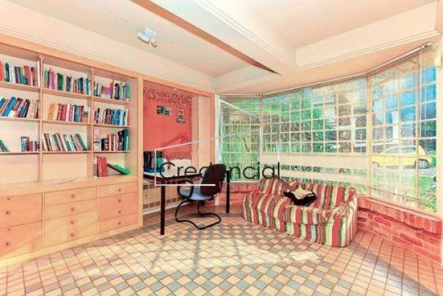 Imagem Casa com 6 Quartos à Venda, 337 m² em Santo Inácio - Curitiba Imagem Casa com 6 Quartos à Venda, 337 m² em Santo Inácio - Curitiba
