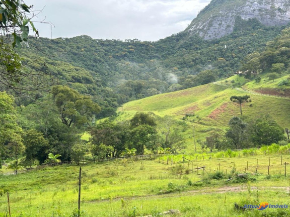 Imóvel com 8 Quartos à Venda, 900 m² em Serrinha - Teresópolis