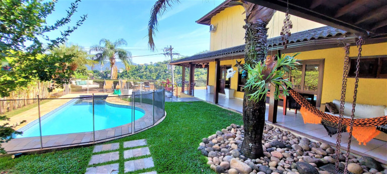 Imagem Casa com 5 Quartos à Venda ou Locação, 580 m² em Camboinhas - Niterói Imagem Casa com 5 Quartos à Venda ou Locação, 580 m² em Camboinhas - Niterói