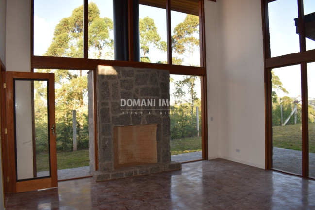 Imagem Casa com 3 Quartos à Venda, 148 m² em Região De Capivari - Campos Do Jordão