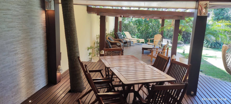 Imagem Casa com 6 Quartos à Venda, 260 m² em Mariscal - Bombinhas Imagem Casa com 6 Quartos à Venda, 260 m² em Mariscal - Bombinhas