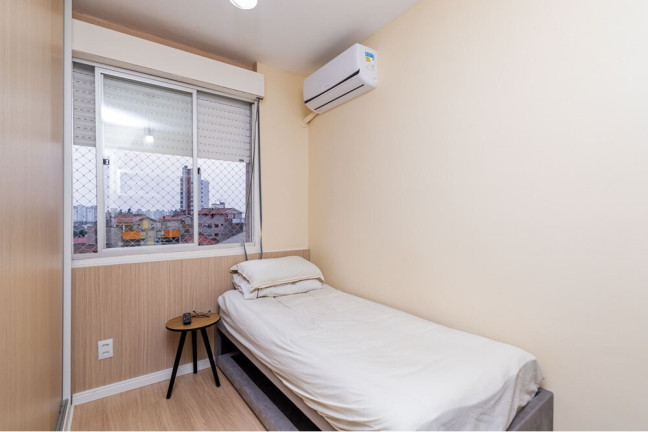 Imóvel com 3 Quartos à Venda,  em Jardim Itu - Porto Alegre