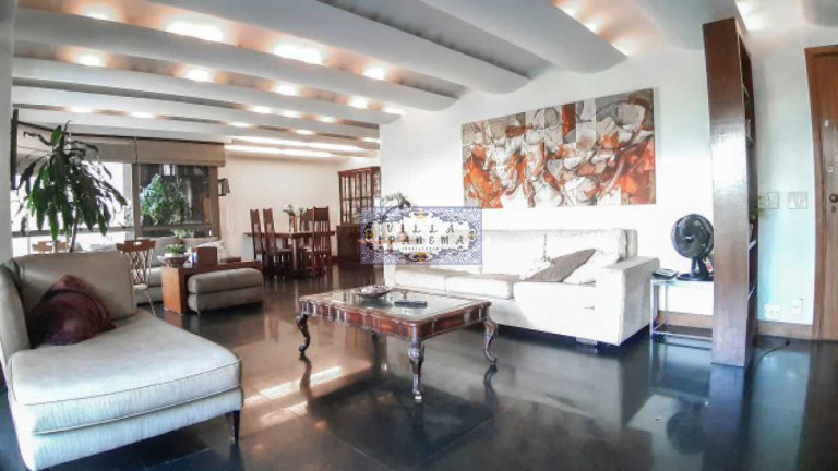 Imagem Apartamento com 4 Quartos à Venda, 191 m² em Lagoa - Rio De Janeiro Imagem Apartamento com 4 Quartos à Venda, 191 m² em Lagoa - Rio De Janeiro