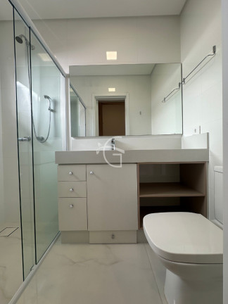 Imagem Casa com 3 Quartos à Venda, 250 m² em Glória - Joinville Imagem Casa com 3 Quartos à Venda, 250 m² em Glória - Joinville
