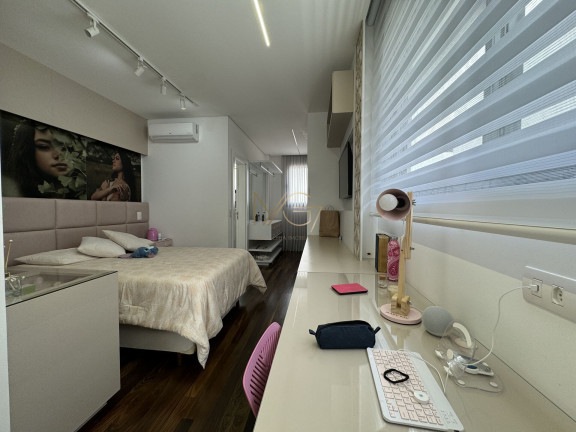 Imagem Sobrado com 3 Quartos à Venda, 284 m² em Uberaba - Curitiba