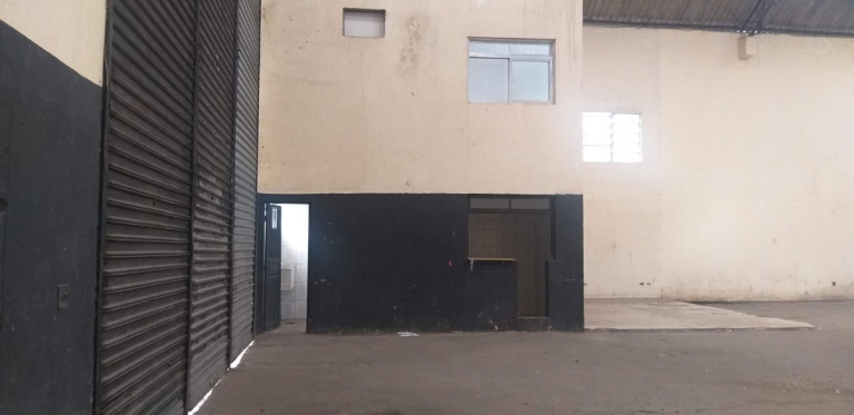Imóvel Comercial à Venda, 939 m² em Macuco - Santos