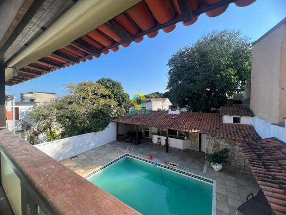 Casa com 5 Quartos à Venda, 70 m²
