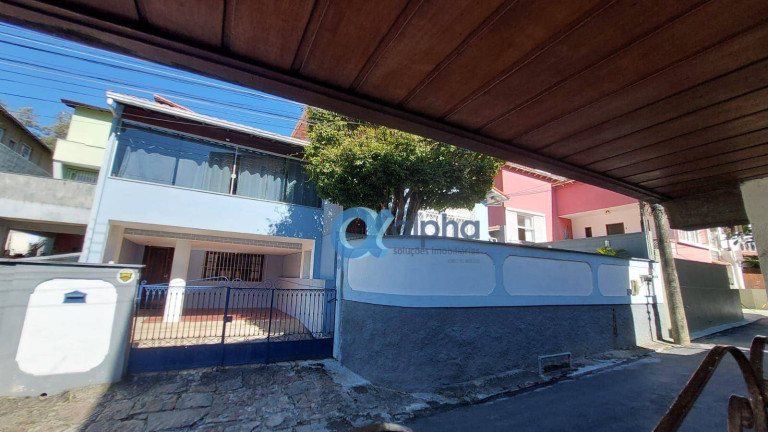 Casa com 4 Quartos à Venda, 150 m² em Quissama - Petrópolis