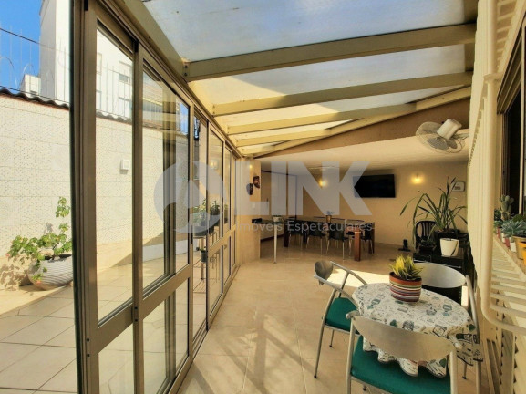 Imagem Casa com 3 Quartos à Venda, 160 m² em Jardim Botânico - Porto Alegre