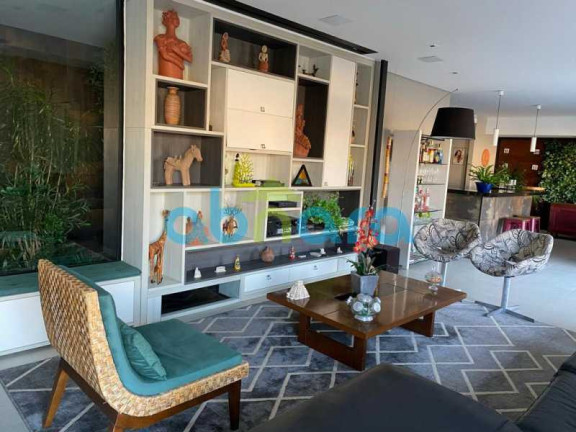 Imagem Cobertura com 4 Quartos à Venda, 400 m² em Copacabana - Rio De Janeiro Imagem Cobertura com 4 Quartos à Venda, 400 m² em Copacabana - Rio De Janeiro
