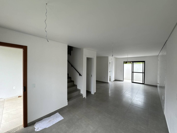 Imagem Casa com 3 Quartos à Venda, em Centro - Barra Velha Imagem Casa com 3 Quartos à Venda, em Centro - Barra Velha