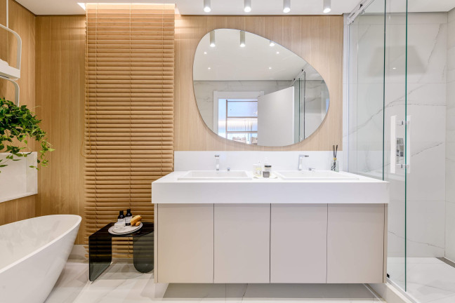 Imagem Imóvel com 3 Quartos à Venda, 230 m² em Petrópolis - Porto Alegre Imagem Imóvel com 3 Quartos à Venda, 230 m² em Petrópolis - Porto Alegre