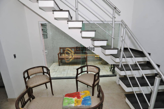 Imagem Sobrado com 3 Quartos à Venda, 210 m² em Vila Humaitá - Santo André