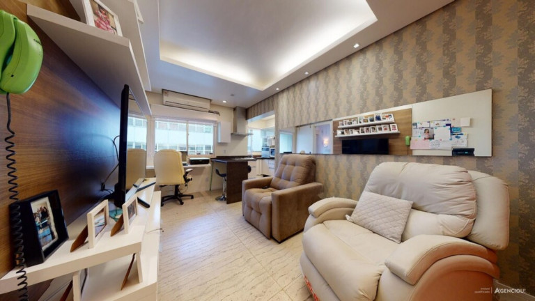 Imagem Imóvel com 1 Quarto à Venda, 37 m² em Centro Histórico - Porto Alegre Imagem Imóvel com 1 Quarto à Venda, 37 m² em Centro Histórico - Porto Alegre