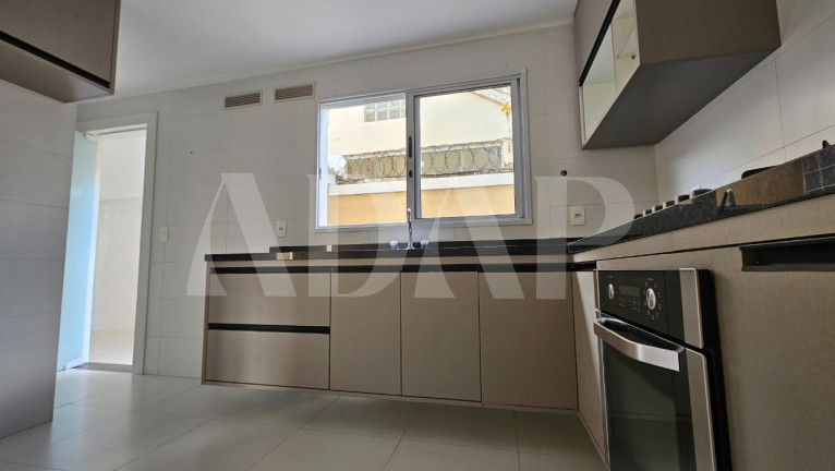 Imagem Casa com 5 Quartos à Venda, 238 m² em Vargem Pequena - Rio De Janeiro Imagem Casa com 5 Quartos à Venda, 238 m² em Vargem Pequena - Rio De Janeiro