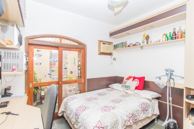 Imagem Imóvel com 4 Quartos à Venda, em Passo Da Areia - Porto Alegre Imagem Imóvel com 4 Quartos à Venda, em Passo Da Areia - Porto Alegre