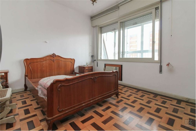 Imagem Imóvel com 1 Quarto à Venda, em Centro Histórico - Porto Alegre Imagem Imóvel com 1 Quarto à Venda, em Centro Histórico - Porto Alegre