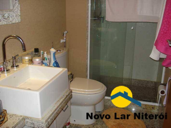 Imagem Apartamento com 4 Quartos à Venda, 226 m² em Charitas - Niterói