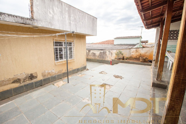 Imagem Casa com 4 Quartos à Venda, 250 m² em Planalto - Belo Horizonte Imagem Casa com 4 Quartos à Venda, 250 m² em Planalto - Belo Horizonte