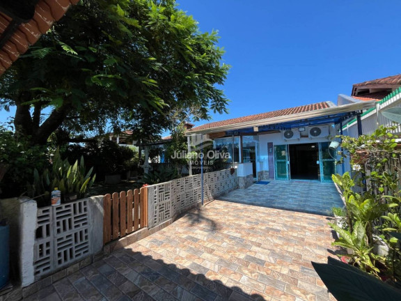 Imagem Casa à Venda, 229 m² em Barra Do Sai - Itapoá Imagem Casa à Venda, 229 m² em Barra Do Sai - Itapoá
