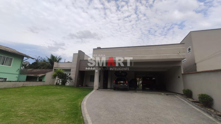 Imagem Casa com 3 Quartos à Venda, 289 m² em Centro - Guaramirim Imagem Casa com 3 Quartos à Venda, 289 m² em Centro - Guaramirim