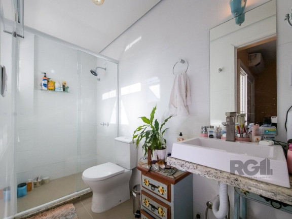 Imagem Casa com 4 Quartos à Venda, em Vila Nova - Porto Alegre Imagem Casa com 4 Quartos à Venda, em Vila Nova - Porto Alegre