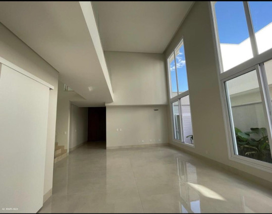 Imagem Casa com 4 Quartos à Venda, 342 m² em Jardins Valência - Goiânia Imagem Casa com 4 Quartos à Venda, 342 m² em Jardins Valência - Goiânia