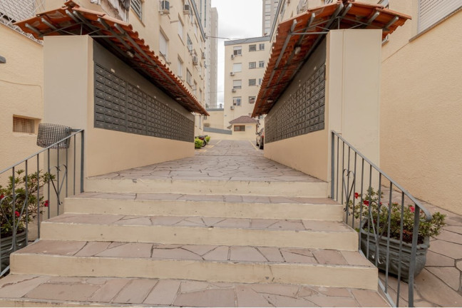 Imagem Imóvel com 1 Quarto à Venda, 31 m² em Passo Da Areia - Porto Alegre